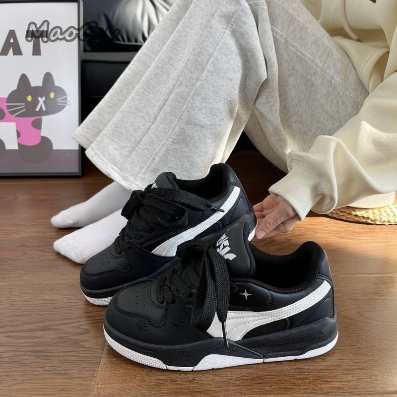 Vans Shoes Old Skool - أحذية تزلج نسائية من الجلد باللونين
