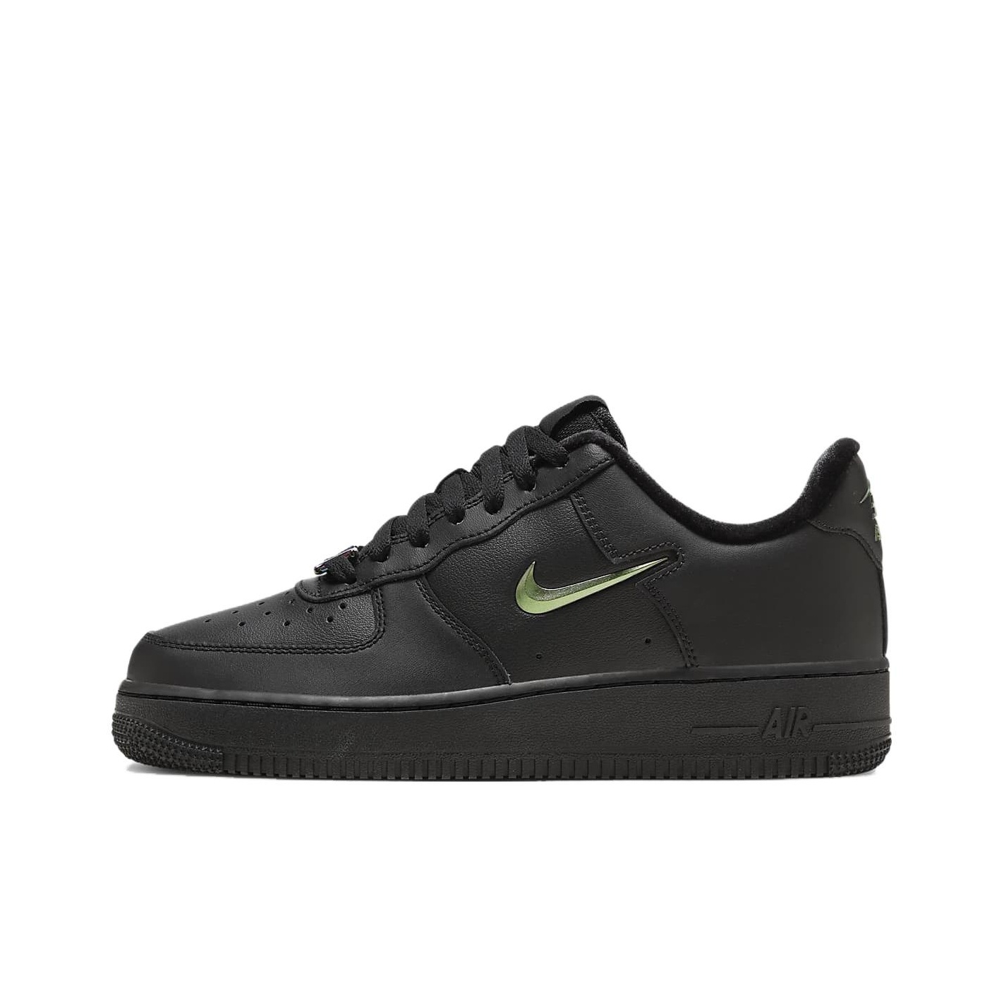 حذاء نايك إير فورس 1 للنساء من - مراجعة Nike Shoes Air Force 1 وسعره